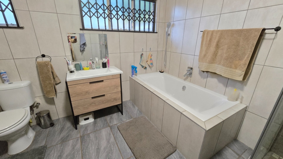 4 Bedroom Property for Sale in Universitas Ridge Free State